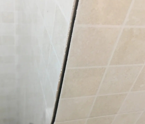 无极瓷砖空鼓维修公司分享阳台瓷砖脱落的修复过程可以分为以下几个步骤